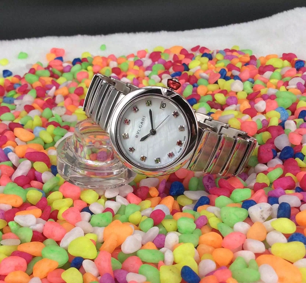 ブルガリ時計正面デザイン